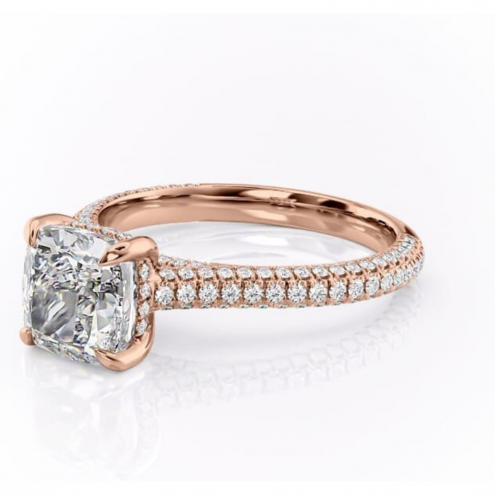 Inel de logodnă Seraphina din aur Rose 18kt cu moissanite tăietură pernă – Montură pavé rafinată pentru profil înalt | Personalizează și configurează gratuit online [7]