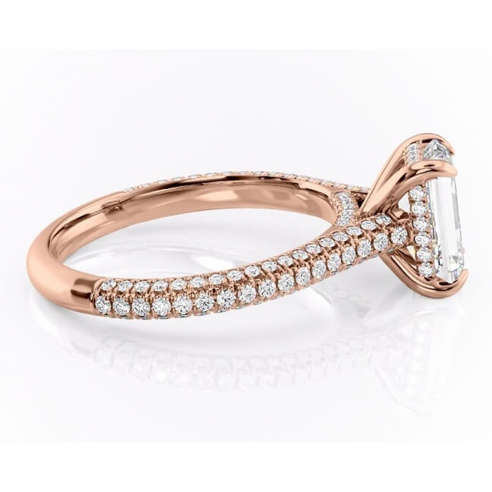 Inel de logodnă Seraphina din aur Rose 18kt cu moissanite tăietură smarald – Montură pavé rafinată pentru profil înalt | Personalizează și configurează gratuit online [2]