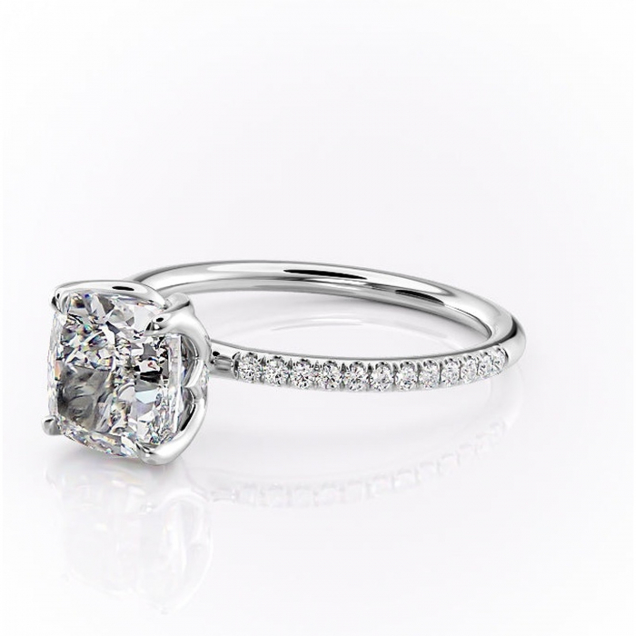 Inel de logodnă Seren din aur Alb 14kt cu moissanite tăietură pernă – Montură pavé rafinată pentru profil înalt | Personalizează și configurează gratuit online [7]