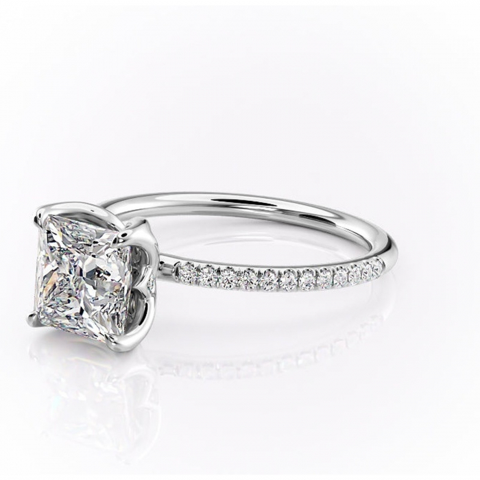 Inel de logodnă Seren din aur Alb 14kt cu moissanite tăietură princess – Montură pavé rafinată pentru profil înalt | Personalizează și configurează gratuit online [7]