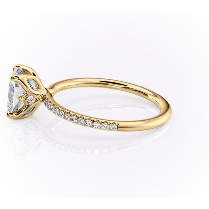 Inel de logodnă Seren din aur Galben 14kt cu moissanite tăietură pernă – Montură pavé rafinată pentru profil înalt | Personalizează și configurează gratuit online [6]