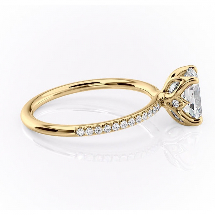 Inel de logodnă Seren din aur Galben 14kt cu moissanite tăietură pernă – Montură pavé rafinată pentru profil înalt | Personalizează și configurează gratuit online [2]