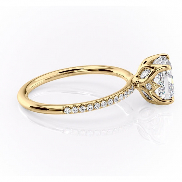 Inel de logodnă Seren din aur Galben 14kt cu moissanite tăietură pernă – Montură pavé rafinată pentru profil înalt | Personalizează și configurează gratuit online [2]