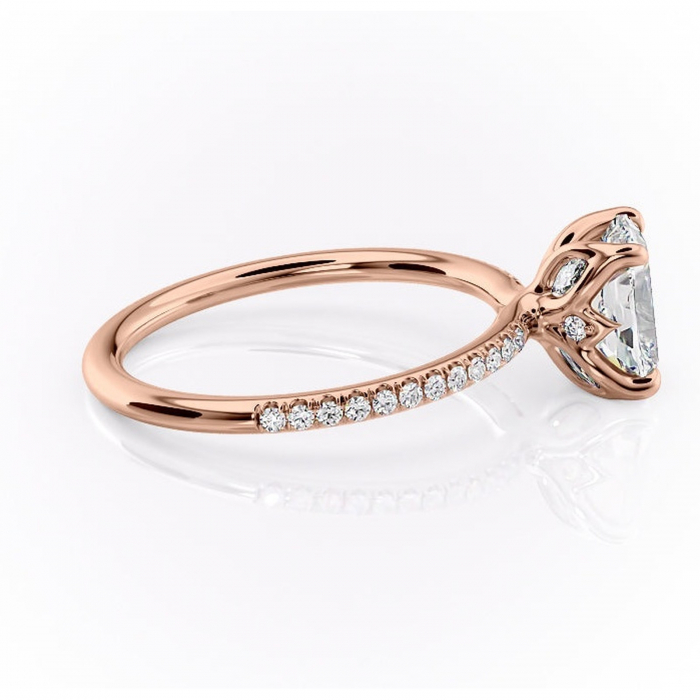 Inel de logodnă Seren din aur Rose 14kt cu moissanite tăietură pernă – Montură pavé rafinată pentru profil înalt | Personalizează și configurează gratuit online [2]