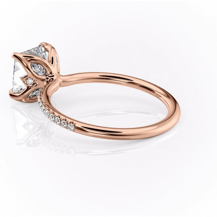 Inel de logodnă Seren din aur Rose 18kt cu moissanite tăietură princess – Montură pavé rafinată pentru profil înalt | Personalizează și configurează gratuit online [5]