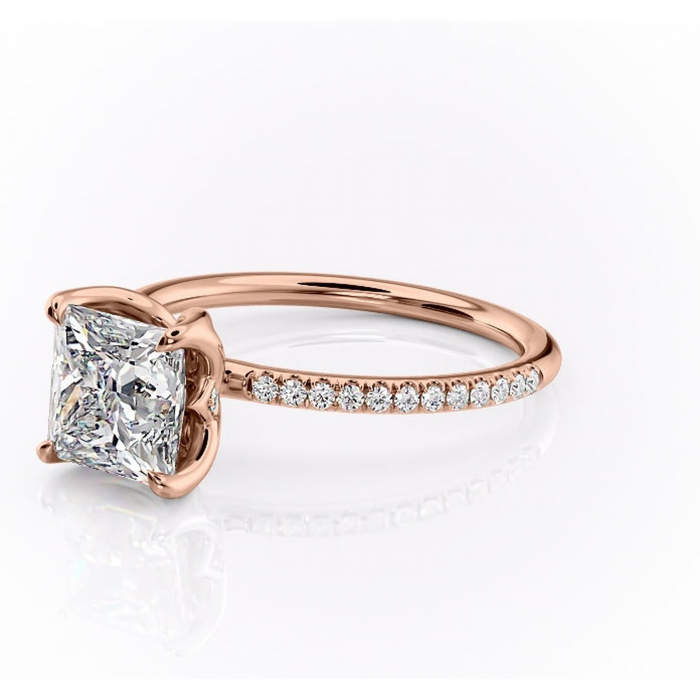 Inel de logodnă Seren din aur Rose 18kt cu moissanite tăietură princess – Montură pavé rafinată pentru profil înalt | Personalizează și configurează gratuit online [7]