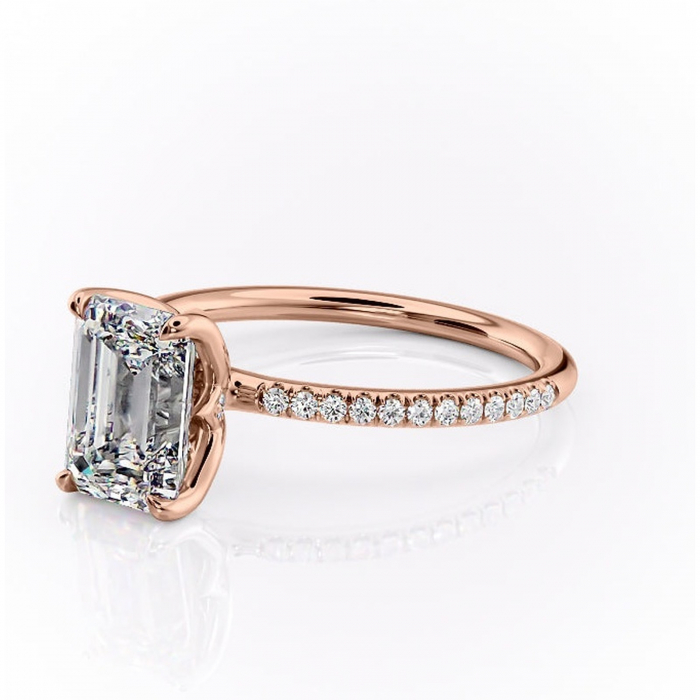 Inel de logodnă Seren din aur Rose 14kt cu moissanite tăietură smarald – Montură pavé rafinată pentru profil înalt | Personalizează și configurează gratuit online [7]