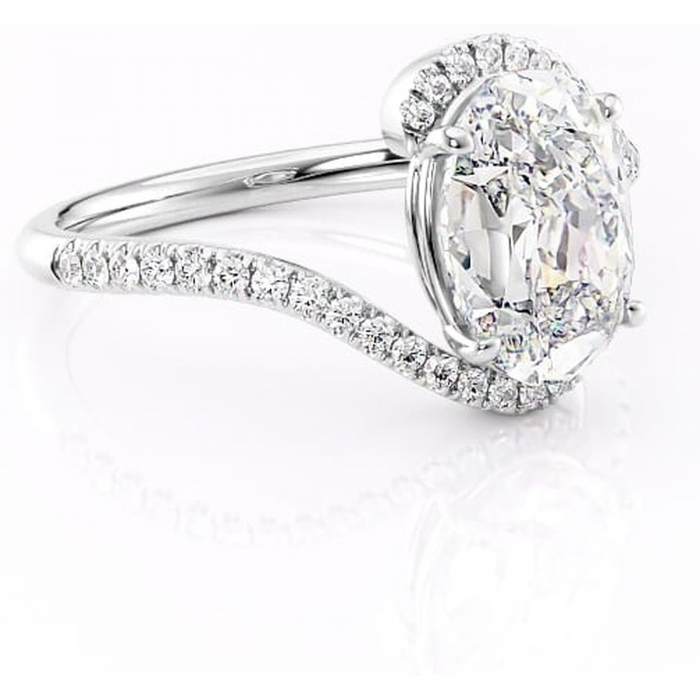 Inel de logodnă Sienna din aur Alb 14kt cu moissanite tăietură ovală – Montură pavé rafinată pentru profil mediu | Personalizează și configurează gratuit online [1]