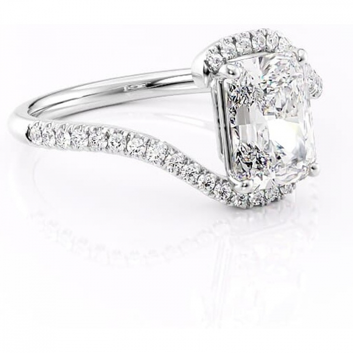 Inel de logodnă Sienna din aur Alb 14kt cu moissanite tăietură radiantă – Montură pavé rafinată pentru profil mediu | Personalizează și configurează gratuit online [1]