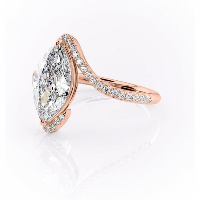 Inel de logodnă Sienna din aur Rose 18kt cu moissanite tăietură marquise – Montură pavé rafinată pentru profil mediu | Personalizează și configurează gratuit online [7]