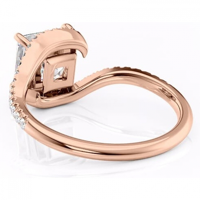 Inel de logodnă Sienna din aur Rose 18kt cu moissanite tăietură princess – Montură pavé rafinată pentru profil mediu | Personalizează și configurează gratuit online [4]