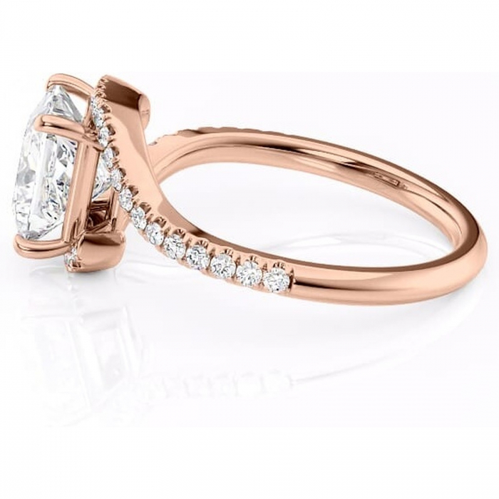 Inel de logodnă Sienna din aur Rose 18kt cu moissanite tăietură princess – Montură pavé rafinată pentru profil mediu | Personalizează și configurează gratuit online [6]