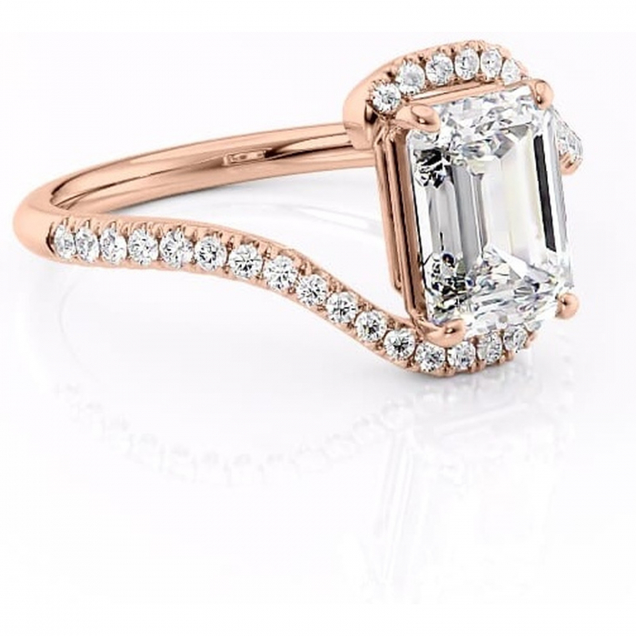 Inel de logodnă Sienna din aur Rose 14kt cu moissanite tăietură smarald – Montură pavé rafinată pentru profil mediu | Personalizează și configurează gratuit online [1]