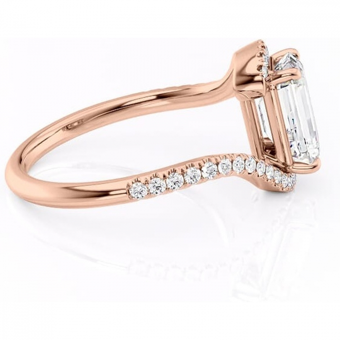 Inel de logodnă Sienna din aur Rose 14kt cu moissanite tăietură smarald – Montură pavé rafinată pentru profil mediu | Personalizează și configurează gratuit online [2]