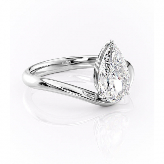 Inel de logodnă Silvara din aur Alb 14kt cu moissanite tăietură pară – Solitar rafinată pentru profil jos | Personalizează și configurează gratuit online [1]