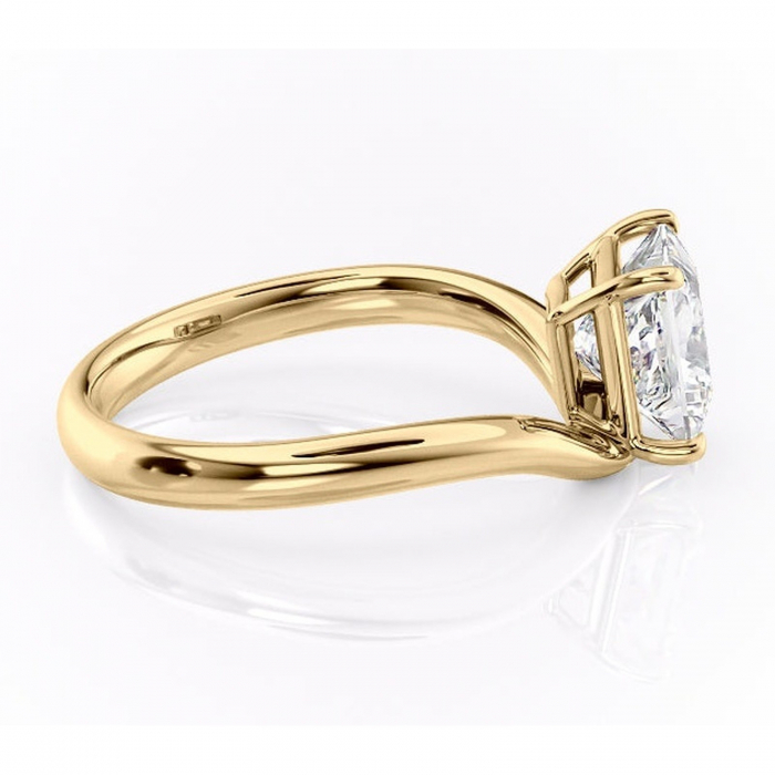 Inel de logodnă Silvara din aur Galben 14kt cu moissanite tăietură princess – Solitar rafinată pentru profil jos | Personalizează și configurează gratuit online [2]