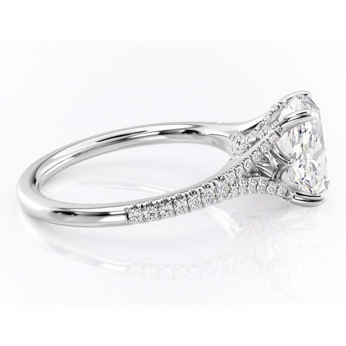 Inel de logodnă Skye din aur Alb 14kt cu moissanite tăietură ovală – Montură pavé rafinată pentru profil înalt | Personalizează și configurează gratuit online [2]