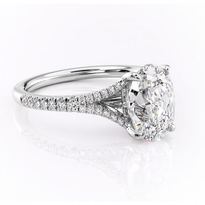 Inel de logodnă Skye din aur Alb 14kt cu moissanite tăietură ovală – Montură pavé rafinată pentru profil înalt | Personalizează și configurează gratuit online [1]