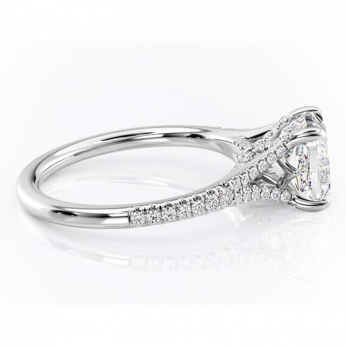 Inel de logodnă Skye din aur Alb 14kt cu moissanite tăietură pernă – Montură pavé rafinată pentru profil înalt | Personalizează și configurează gratuit online [2]