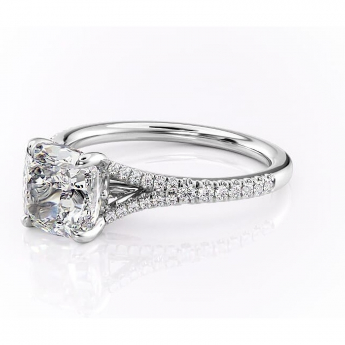 Inel de logodnă Skye din aur Alb 14kt cu moissanite tăietură pernă – Montură pavé rafinată pentru profil înalt | Personalizează și configurează gratuit online [7]