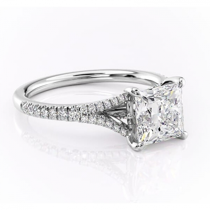 Inel de logodnă Skye din aur Alb 14kt cu moissanite tăietură princess – Montură pavé rafinată pentru profil înalt | Personalizează și configurează gratuit online [1]