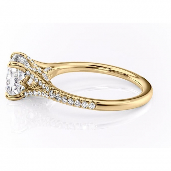 Inel de logodnă Skye din aur Galben 18kt cu moissanite tăietură pernă – Montură pavé rafinată pentru profil înalt | Personalizează și configurează gratuit online [6]