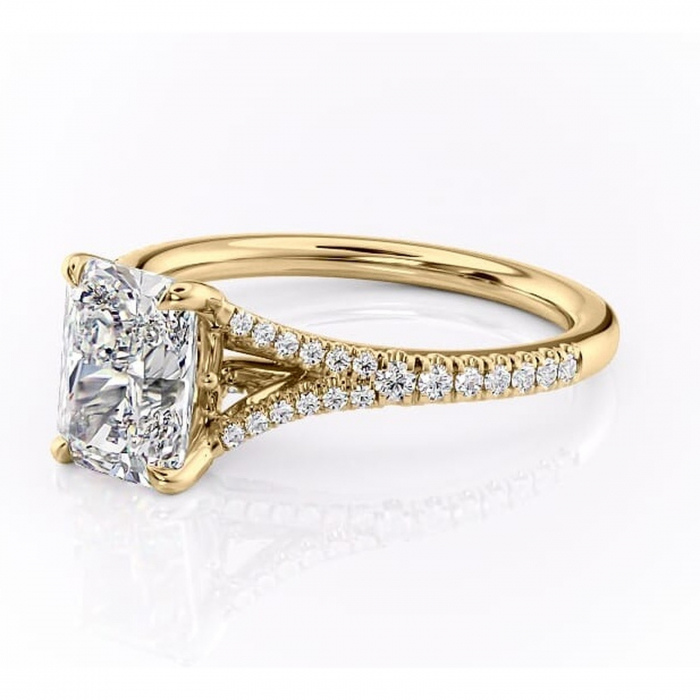 Inel de logodnă Skye din aur Galben 18kt cu moissanite tăietură radiantă – Montură pavé rafinată pentru profil înalt | Personalizează și configurează gratuit online [7]
