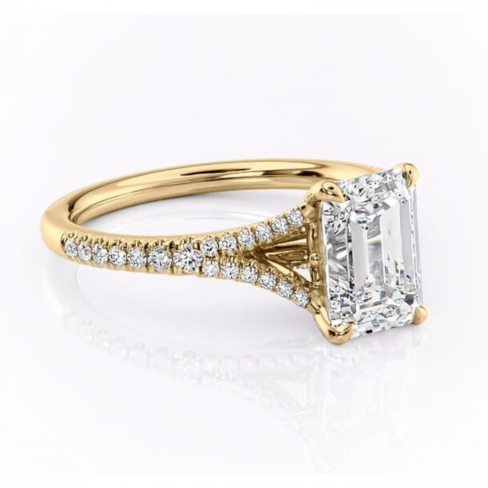 Inel de logodnă Skye din aur Galben 18kt cu moissanite tăietură smarald – Montură pavé rafinată pentru profil înalt | Personalizează și configurează gratuit online [1]