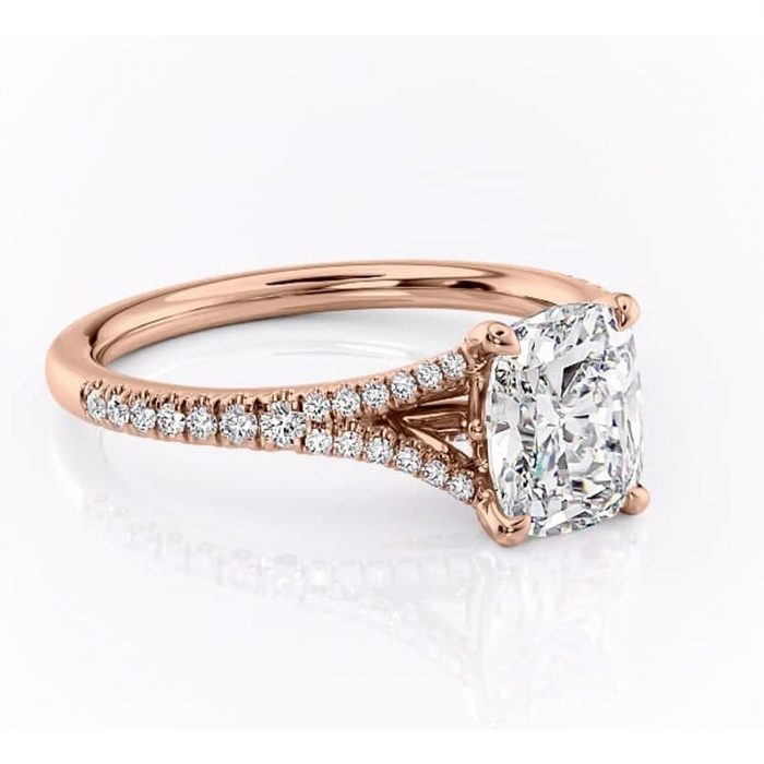 Inel de logodnă Skye din aur Rose 14kt cu moissanite tăietură asscher – Montură pavé rafinată pentru profil înalt | Personalizează și configurează gratuit online [1]