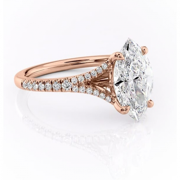 Inel de logodnă Skye din aur Rose 14kt cu moissanite tăietură marquise – Montură pavé rafinată pentru profil înalt | Personalizează și configurează gratuit online [1]