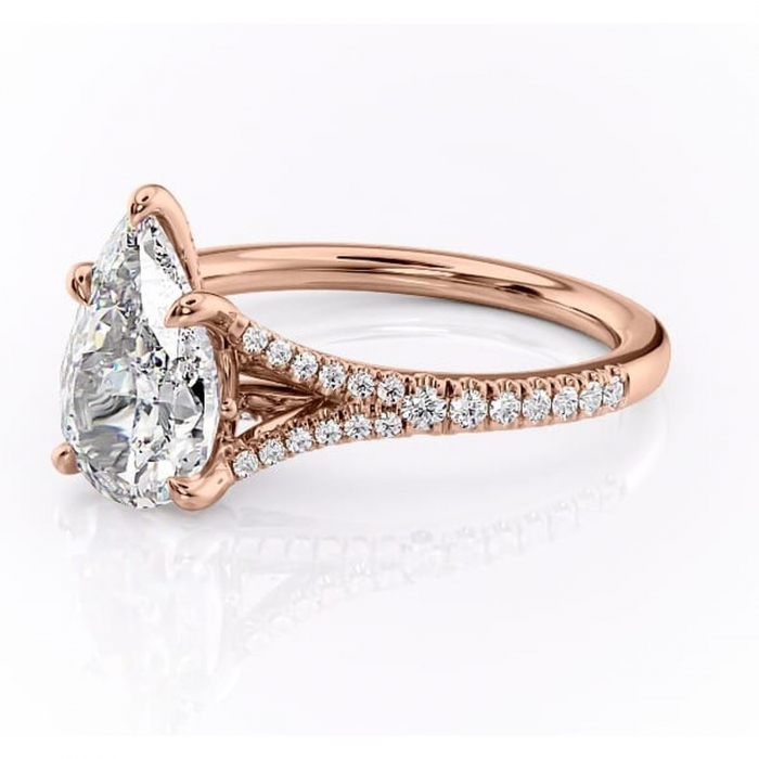 Inel de logodnă Skye din aur Rose 18kt cu moissanite tăietură pară – Montură pavé rafinată pentru profil înalt | Personalizează și configurează gratuit online [7]