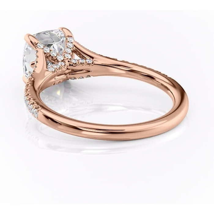 Inel de logodnă Skye din aur Rose 14kt cu moissanite tăietură pernă – Montură pavé rafinată pentru profil înalt | Personalizează și configurează gratuit online [4]