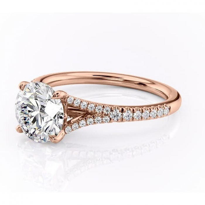 Inel de logodnă Skye din aur Rose 14kt cu moissanite tăietură rotundă – Montură pavé rafinată pentru profil înalt | Personalizează și configurează gratuit online [7]