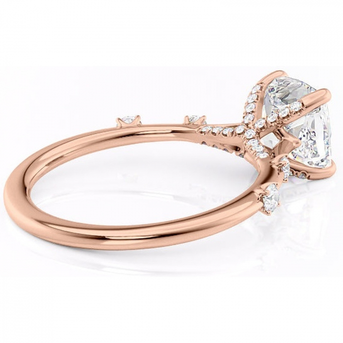 Inel de logodnă Talia din aur Rose 14kt cu moissanite tăietură pernă – Pietre laterale rafinată pentru profil înalt | Personalizează și configurează gratuit online [3]