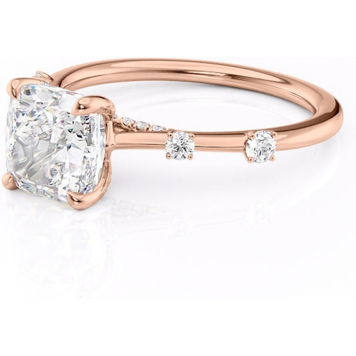 Inel de logodnă Talia din aur Rose 14kt cu moissanite tăietură pernă – Pietre laterale rafinată pentru profil înalt | Personalizează și configurează gratuit online [7]