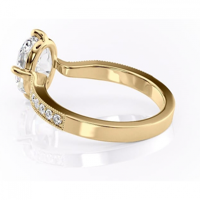 Inel de logodnă Thalia din aur Galben 18kt cu moissanite tăietură ovală – Montură pavé rafinată pentru profil mediu | Personalizează și configurează gratuit online [5]