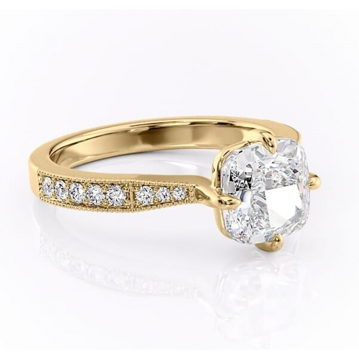 Inel de logodnă Thalia din aur Galben 18kt cu moissanite tăietură pernă – Montură pavé rafinată pentru profil mediu | Personalizează și configurează gratuit online [1]