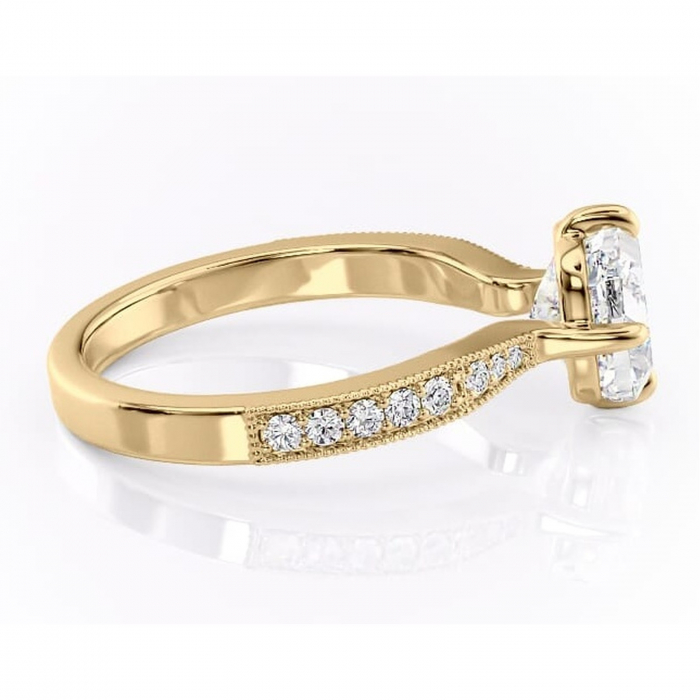 Inel de logodnă Thalia din aur Galben 18kt cu moissanite tăietură pernă – Montură pavé rafinată pentru profil mediu | Personalizează și configurează gratuit online [2]