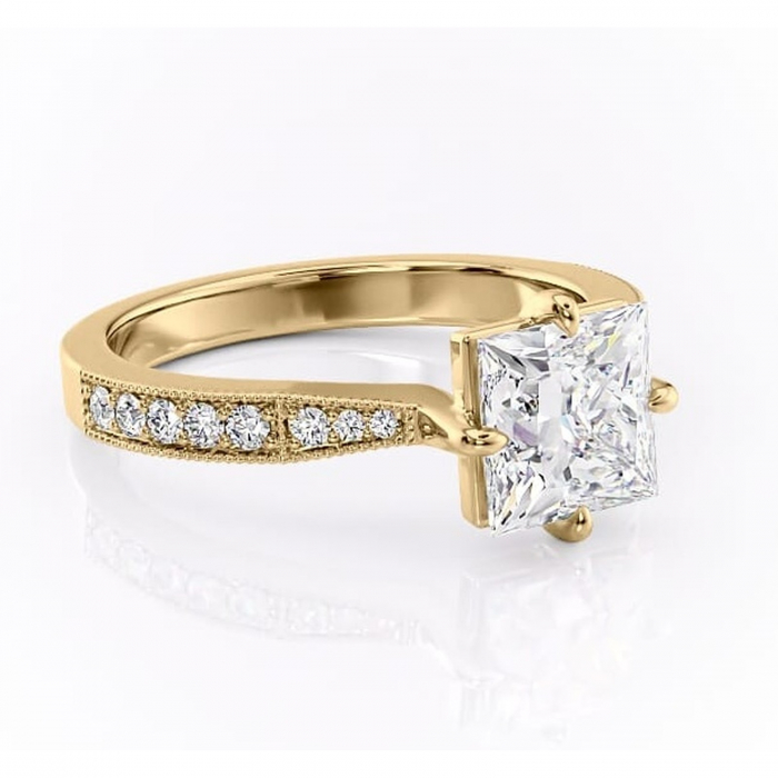 Inel de logodnă Thalia din aur Galben 14kt cu moissanite tăietură princess – Montură pavé rafinată pentru profil mediu | Personalizează și configurează gratuit online [1]