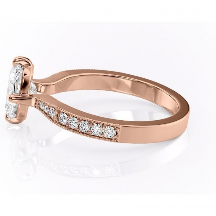 Inel de logodnă Thalia din aur Rose 14kt cu moissanite tăietură pernă – Montură pavé rafinată pentru profil mediu | Personalizează și configurează gratuit online [6]