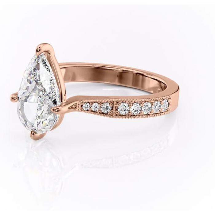 Inel de logodnă Thalia din aur Rose 18kt cu moissanite tăietură pară – Montură pavé rafinată pentru profil mediu | Personalizează și configurează gratuit online [7]