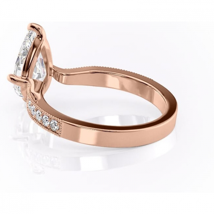 Inel de logodnă Thalia din aur Rose 18kt cu moissanite tăietură pară – Montură pavé rafinată pentru profil mediu | Personalizează și configurează gratuit online [5]