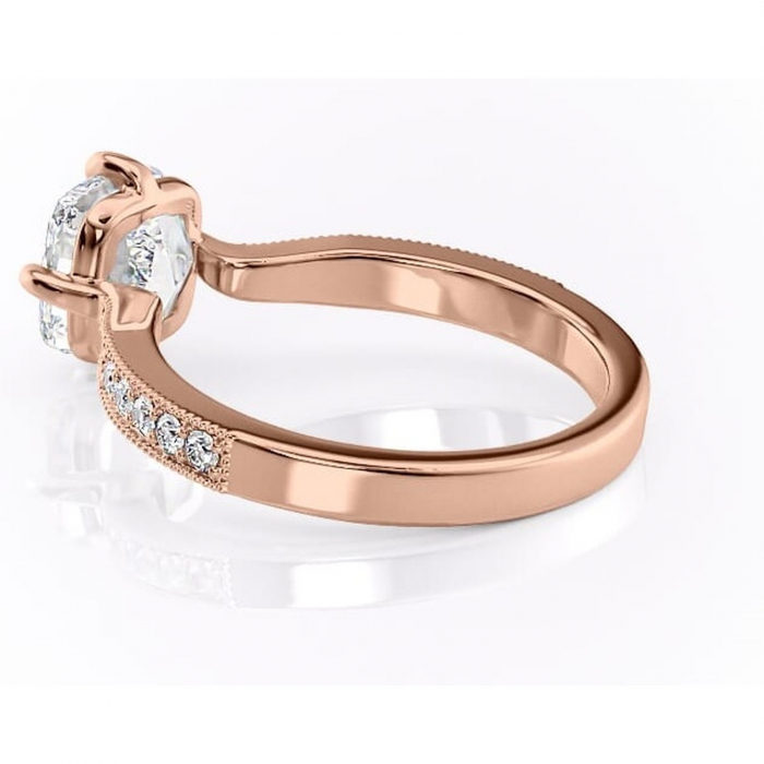 Inel de logodnă Thalia din aur Rose 14kt cu moissanite tăietură pernă – Montură pavé rafinată pentru profil mediu | Personalizează și configurează gratuit online [5]