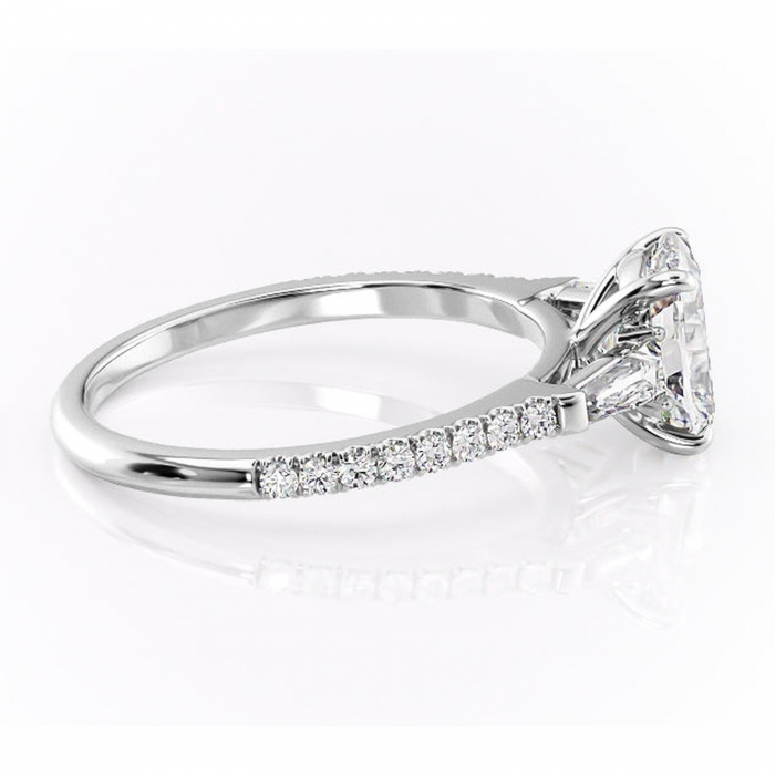 Inel de logodnă Theodora din aur Alb 14kt cu moissanite tăietură asscher – Montură cu trei pietre rafinată pentru profil înalt | Personalizează și configurează gratuit online [2]