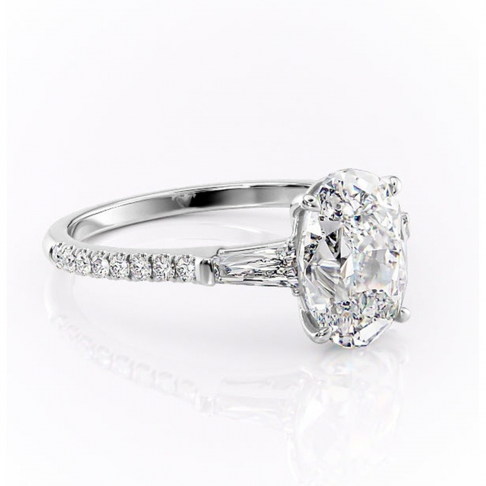 Inel de logodnă Theodora din aur Alb 14kt cu moissanite tăietură ovală – Montură cu trei pietre rafinată pentru profil înalt | Personalizează și configurează gratuit online [1]