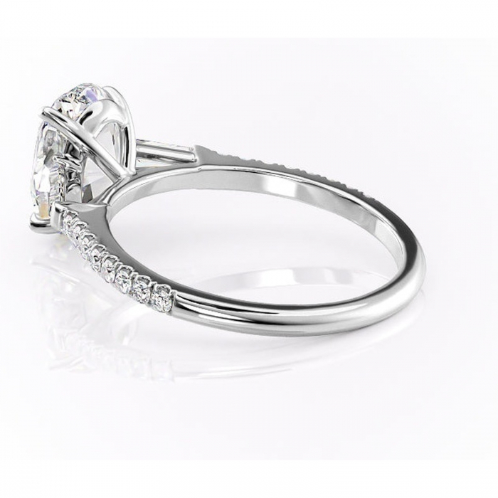 Inel de logodnă Theodora din aur Alb 14kt cu moissanite tăietură ovală – Montură cu trei pietre rafinată pentru profil înalt | Personalizează și configurează gratuit online [5]