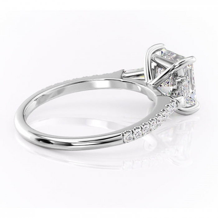 Inel de logodnă Theodora din aur Alb 14kt cu moissanite tăietură princess – Montură cu trei pietre rafinată pentru profil înalt | Personalizează și configurează gratuit online [3]
