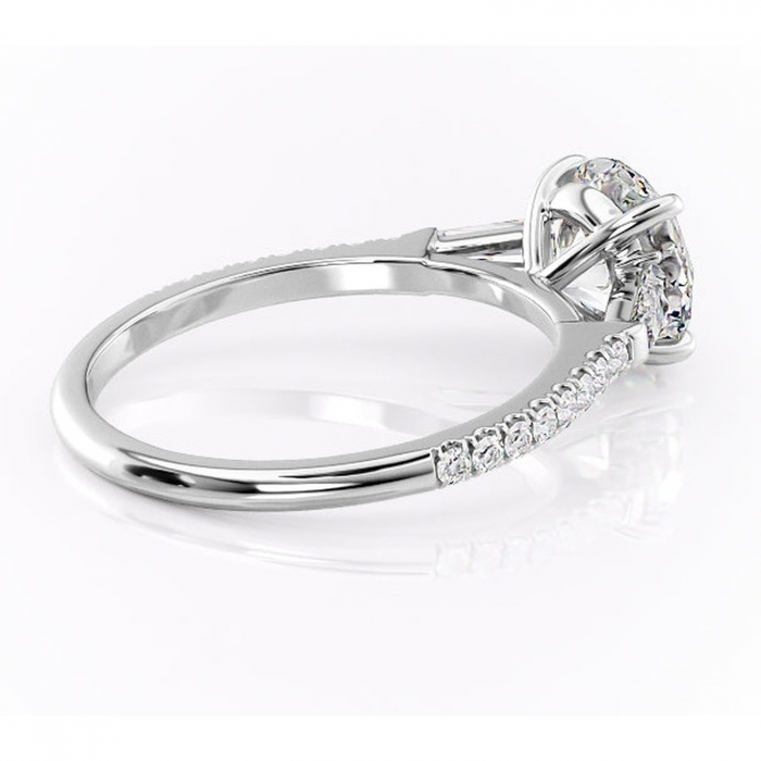 Inel de logodnă Theodora din aur Alb 14kt cu moissanite tăietură rotundă – Montură cu trei pietre rafinată pentru profil înalt | Personalizează și configurează gratuit online [3]