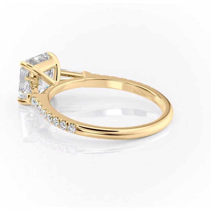 Inel de logodnă Theodora din aur Galben 18kt cu moissanite tăietură asscher – Montură cu trei pietre rafinată pentru profil înalt | Personalizează și configurează gratuit online [5]