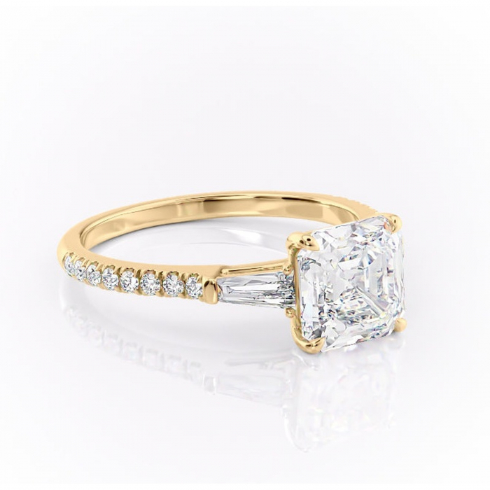 Inel de logodnă Theodora din aur Galben 18kt cu moissanite tăietură asscher – Montură cu trei pietre rafinată pentru profil înalt | Personalizează și configurează gratuit online [1]